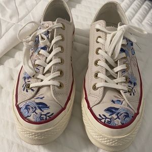 Converse Women's Chuck Taylor Low Top, Blue, W 8